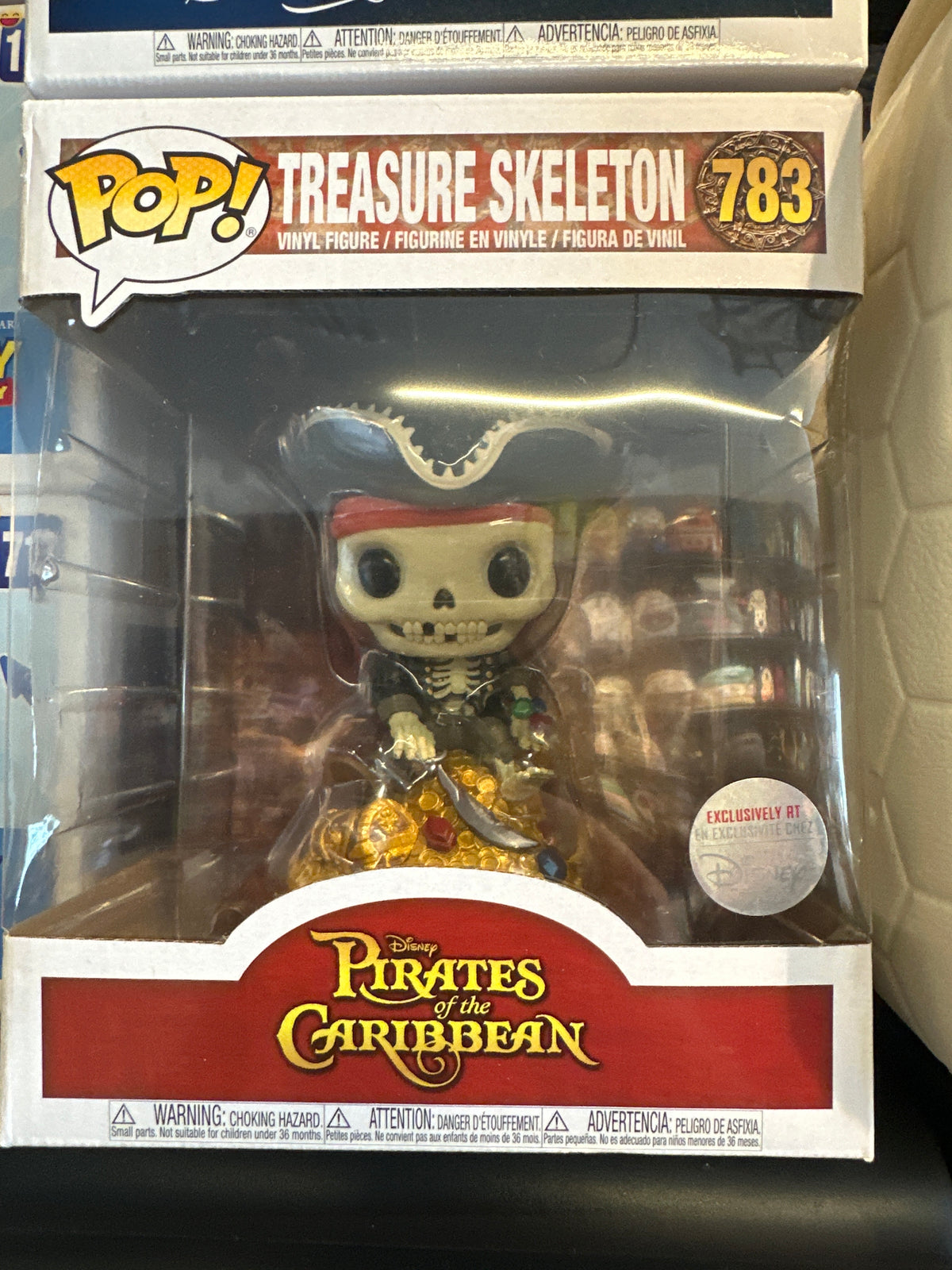 Pirates of the Caribbean Skeleton on Gold Pile Deluxe Vinyl Figure