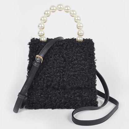 Pearl Handle Fur Clutch: Beige