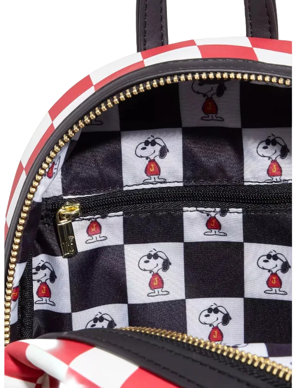 Backpack with checkered pattern and Snoopy illustrations on a white background