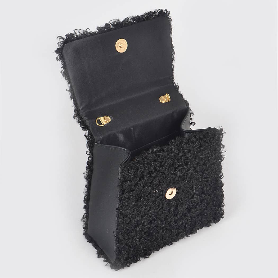 Pearl Handle Fur Clutch: White