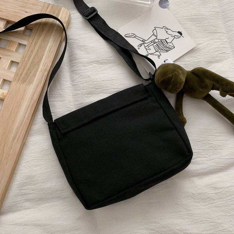 Planet Embroidery Large Capacity Crossbody Shoulder Bag: Black without Frog